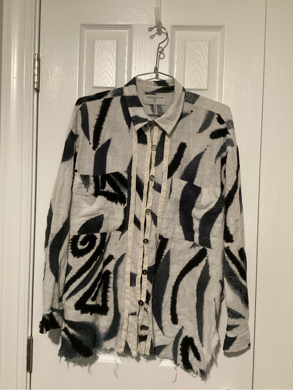 One Teaspoon Black & White Abstract Button-Down Shirt